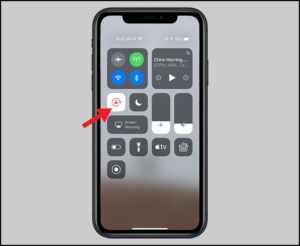Cách xoay màn hình iPhone để trải nghiệm xem phim tốt hơn