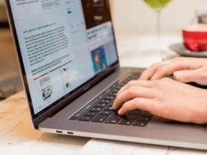 Bàn phím MacBook không gõ được: Nguyên nhân và cách khắc phục