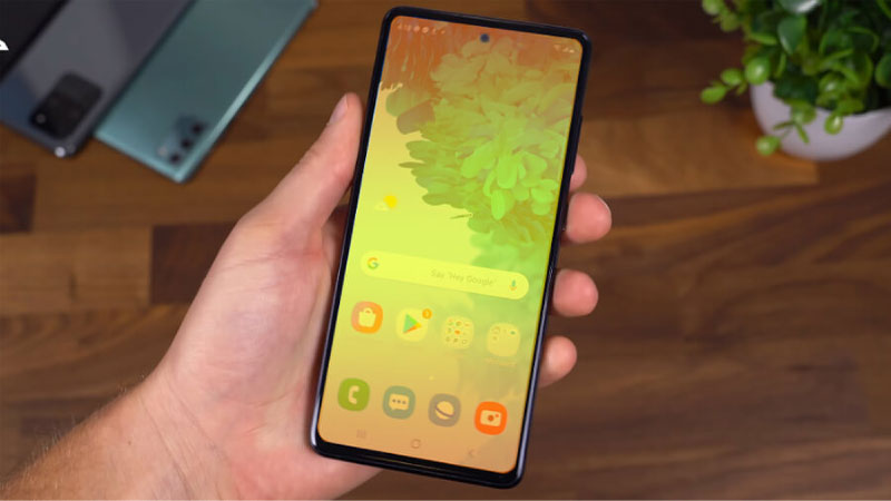 Gặp tình trạng màn hình Samsung bị ám vàng thì phải làm sao?